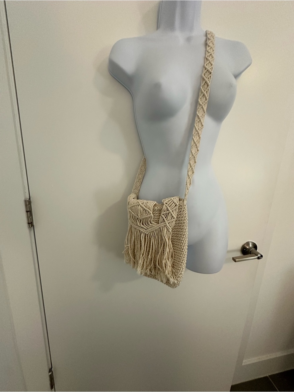 Handwoven Macramé Fringe Crossbody Bag - Cream